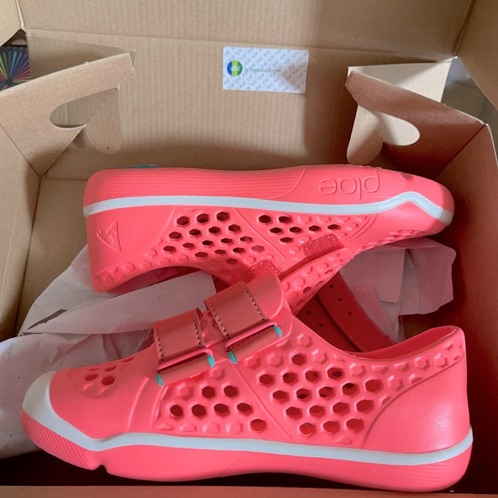 BRAND NEW!!!! PLAE Mimo Coraline, pink